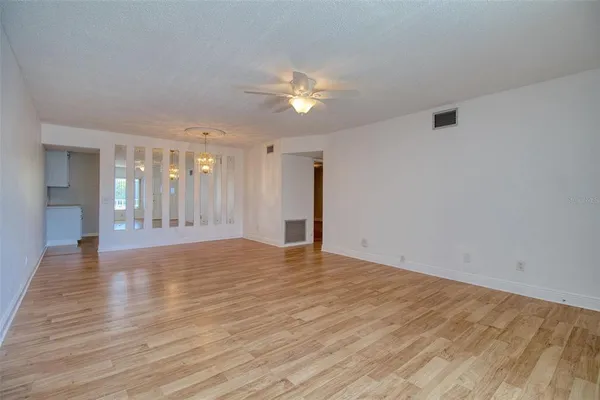 $1,800 | 2450 Canadian Way, Unit 26, Clearwater, FL 33763