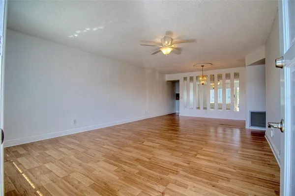 $1,800 | 2450 Canadian Way, Unit 26, Clearwater, FL 33763