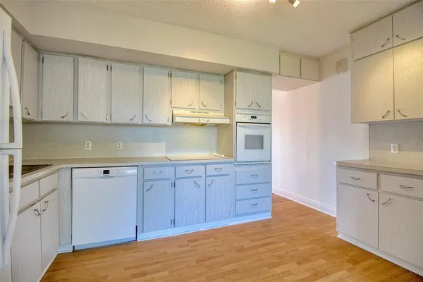 $1,800 | 2450 Canadian Way, Unit 26, Clearwater, FL 33763