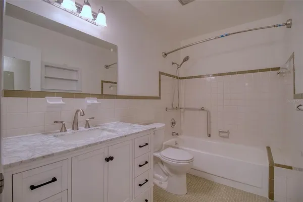 $1,800 | 2450 Canadian Way, Unit 26, Clearwater, FL 33763