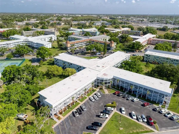 $1,800 | 2450 Canadian Way, Unit 26, Clearwater, FL 33763