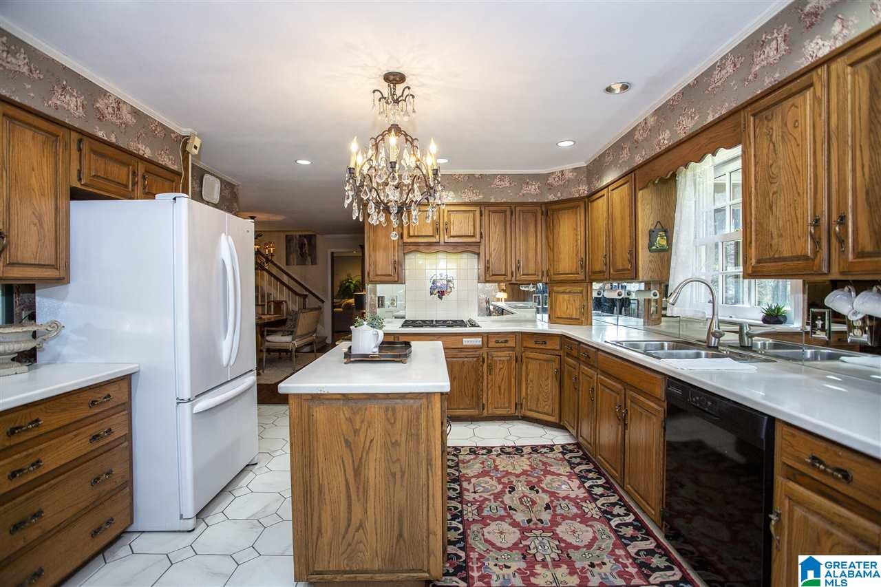 2608 Kings Ridge Drive Birmingham, AL 35243 - Photo 11 of 48