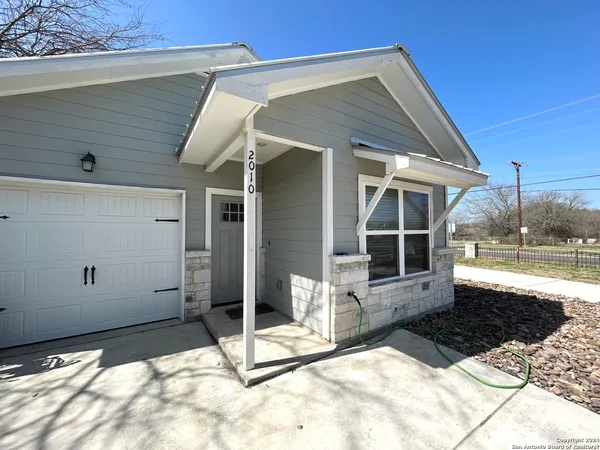 $1,649 | 2010 North Ranch Estates Boulevard, New Braunfels, TX 78130
