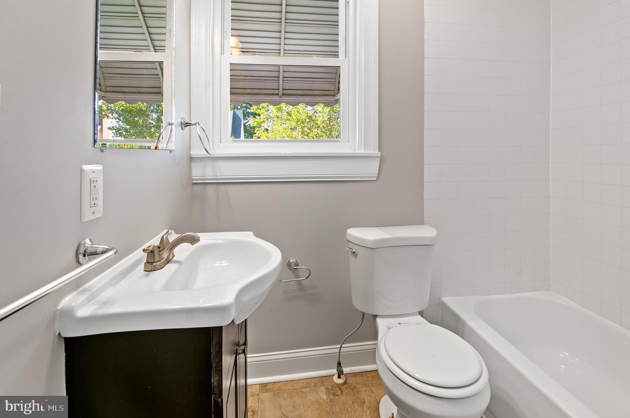 1111 Elm Ridge Avenue Baltimore, MD 21229 - Photo 6 of 28