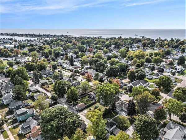 $268,000 | 420 North Robert Street, Ludington, MI 49431