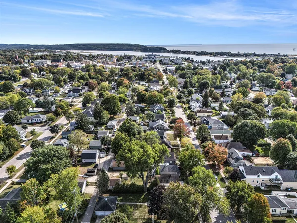 $268,000 | 420 North Robert Street, Ludington, MI 49431