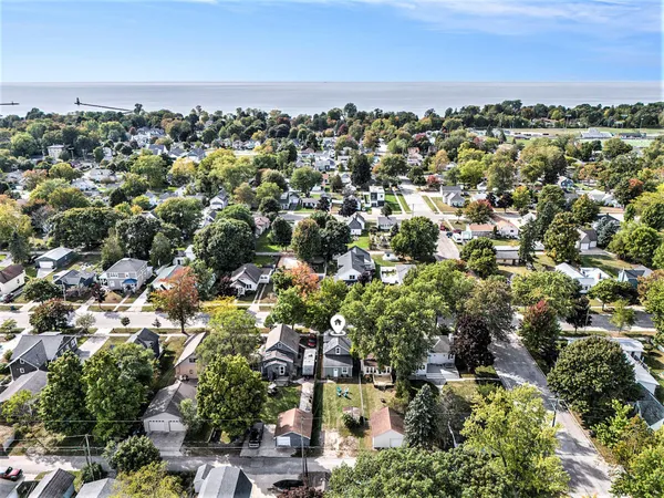 $268,000 | 420 North Robert Street, Ludington, MI 49431