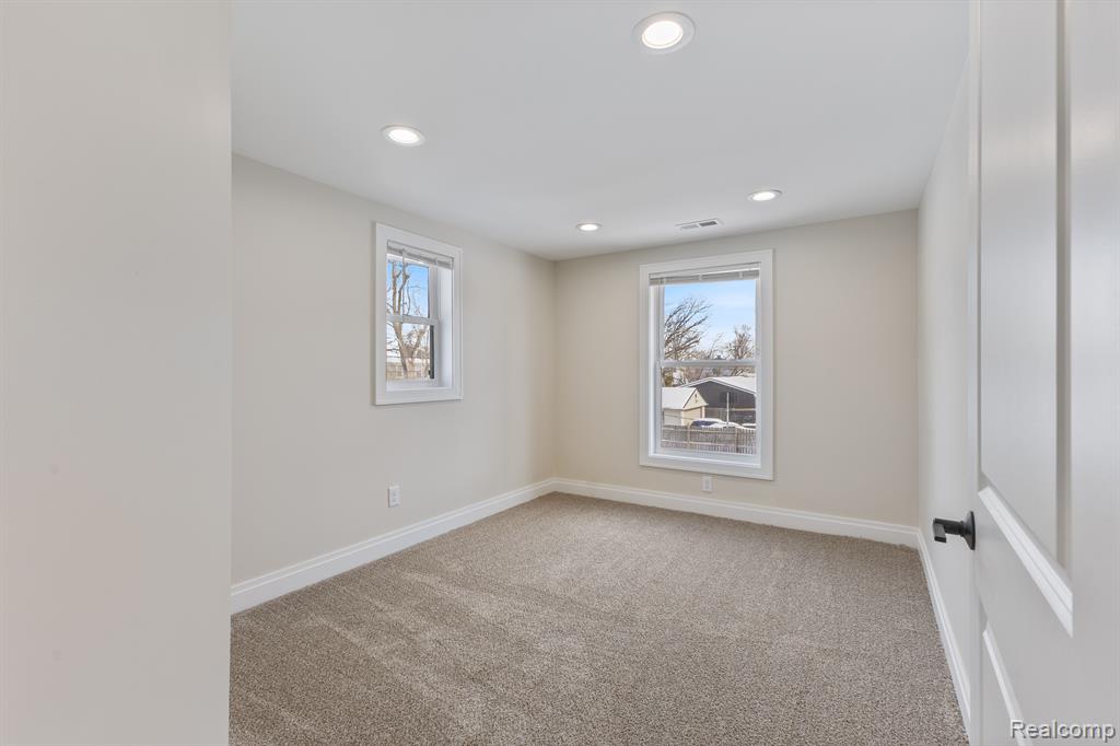3518 Normandy Road Royal Oak, MI 48073 - Photo 34 of 45