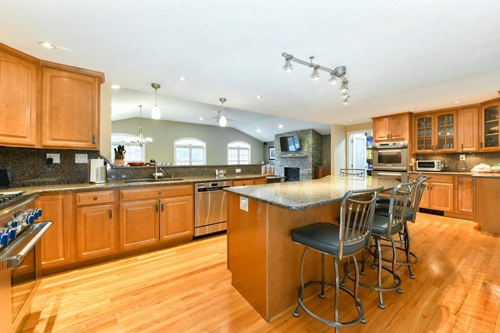 2 Feldman Way Canton, MA 02021 - Photo 6 of 42 Gallery Image 6
