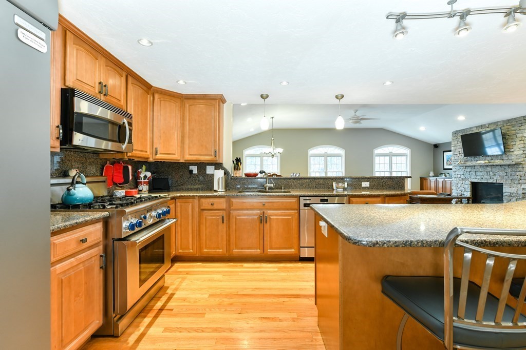 2 Feldman Way Canton, MA 02021 - Photo 8 of 42 Gallery Image 8