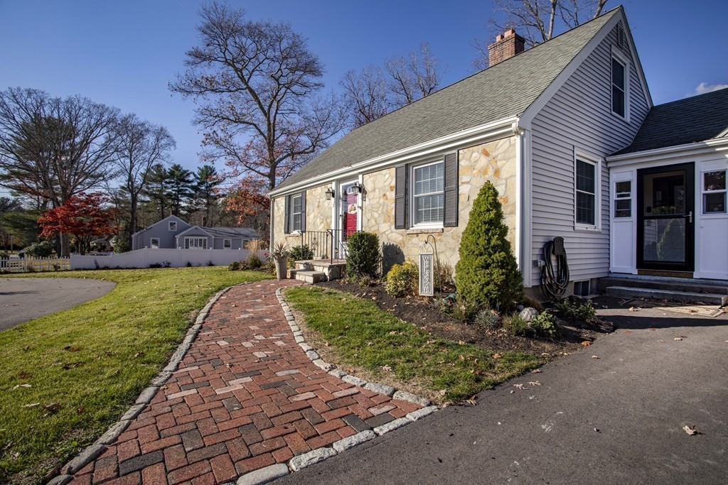 3 Susan Road Easton, MA 02375 - Photo 4 of 42 Gallery Image 4