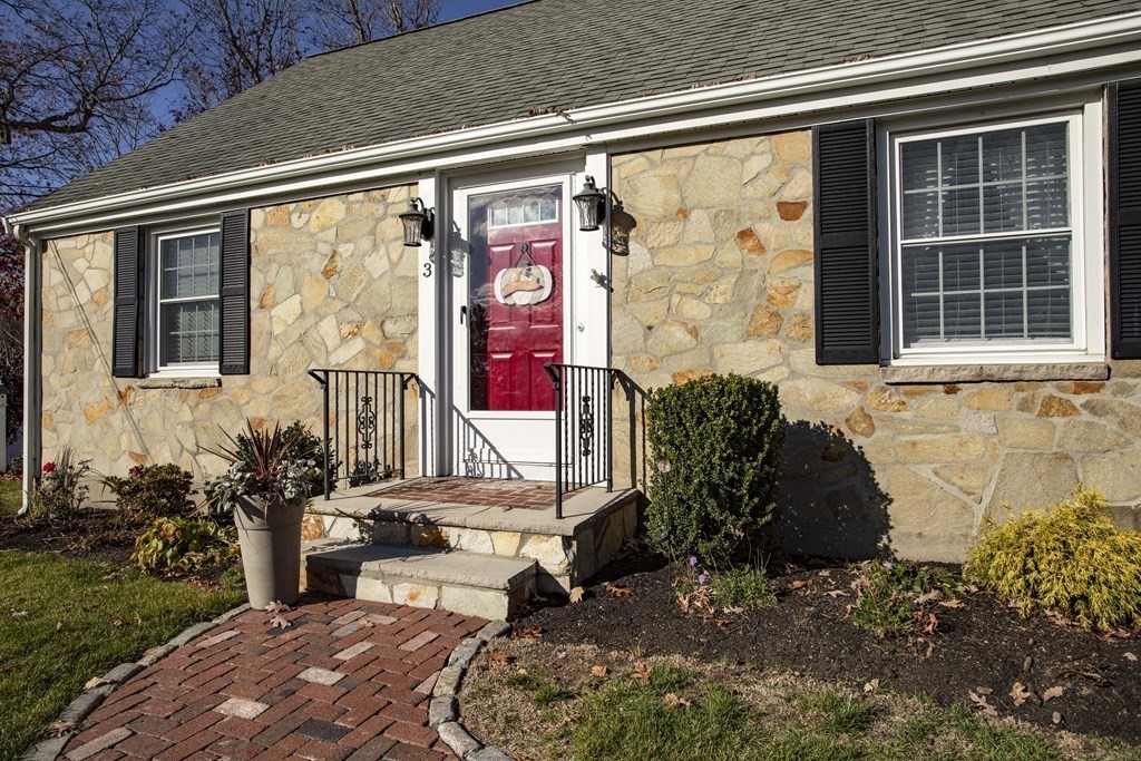 3 Susan Road Easton, MA 02375 - Photo 5 of 42 Gallery Image 5