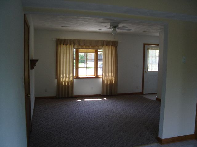 1411 Sheridan Road Pekin, IL 61554 - Photo 2 of 8