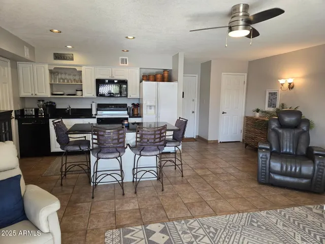 $2,650 | 8649 East Royal Palm Road, Unit 230, Scottsdale, AZ 85258