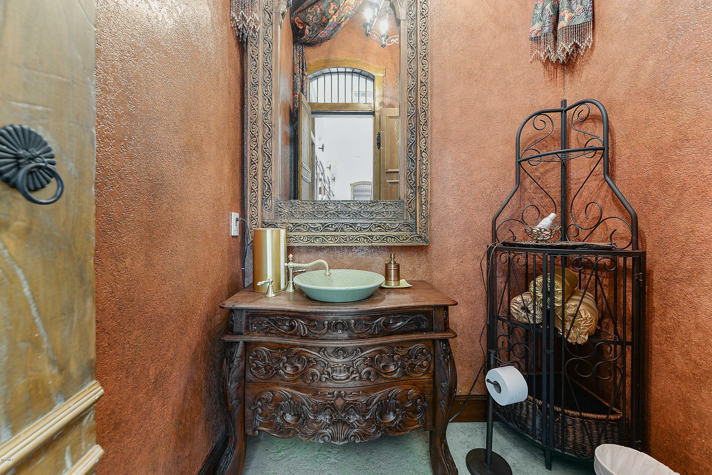 11471 Spring Lane Biloxi, MS 39532 - Photo 7 of 46 007
