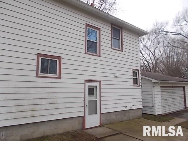 2830 Cleveland Street Clinton, IA 52732 - Photo 2 of 13 Gallery Image 2