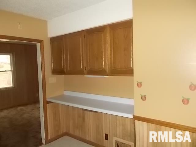 2830 Cleveland Street Clinton, IA 52732 - Photo 8 of 13 Gallery Image 8
