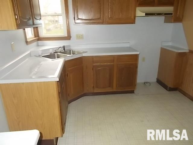 2830 Cleveland Street Clinton, IA 52732 - Photo 9 of 13 Gallery Image 9