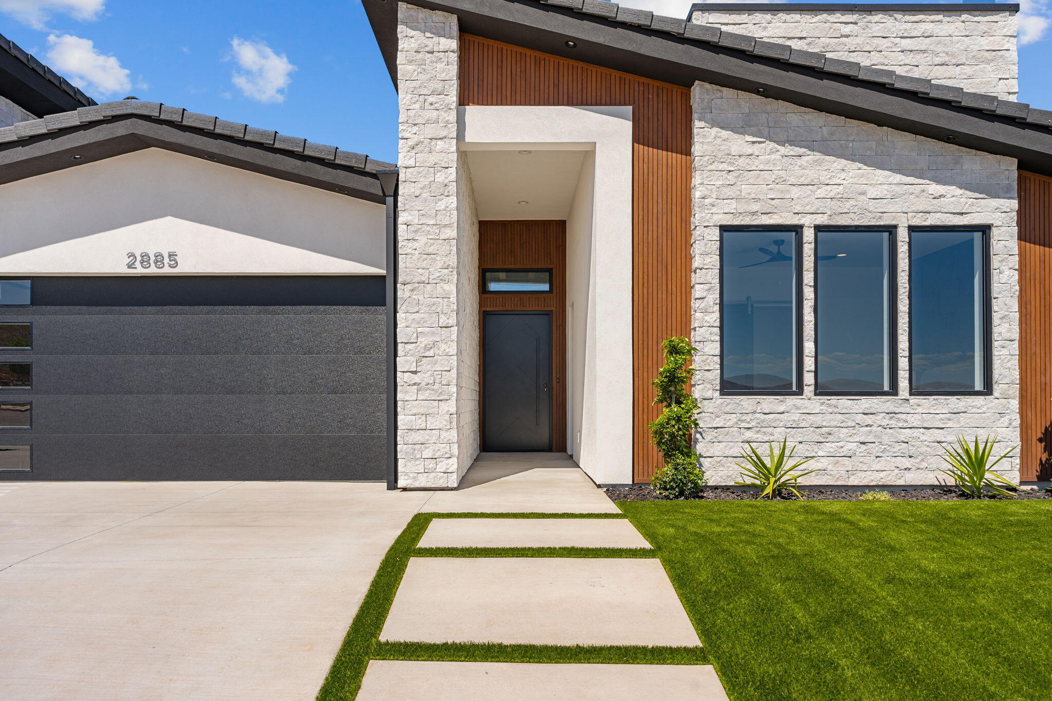 2885 East View Pointe Drive Washington, UT 84780 - Photo 95 of 99 Front exterior