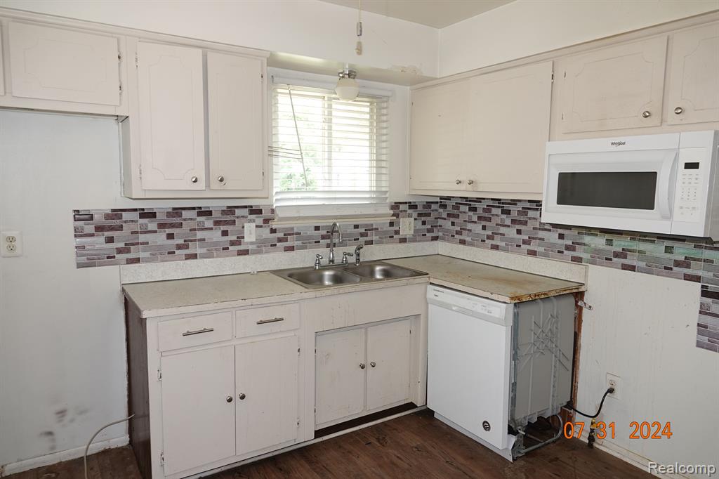 26911 Yale Street Inkster, MI 48141 - Photo 7 of 13