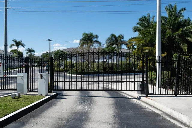 $565,000 | 5630 Northwest 107th Avenue, Unit 1611, Doral, FL 33178