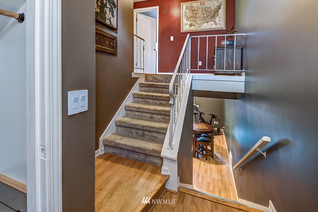 7631 218th Street Southwest, Unit 22 Edmonds, WA 98026 - Photo 2 of 15