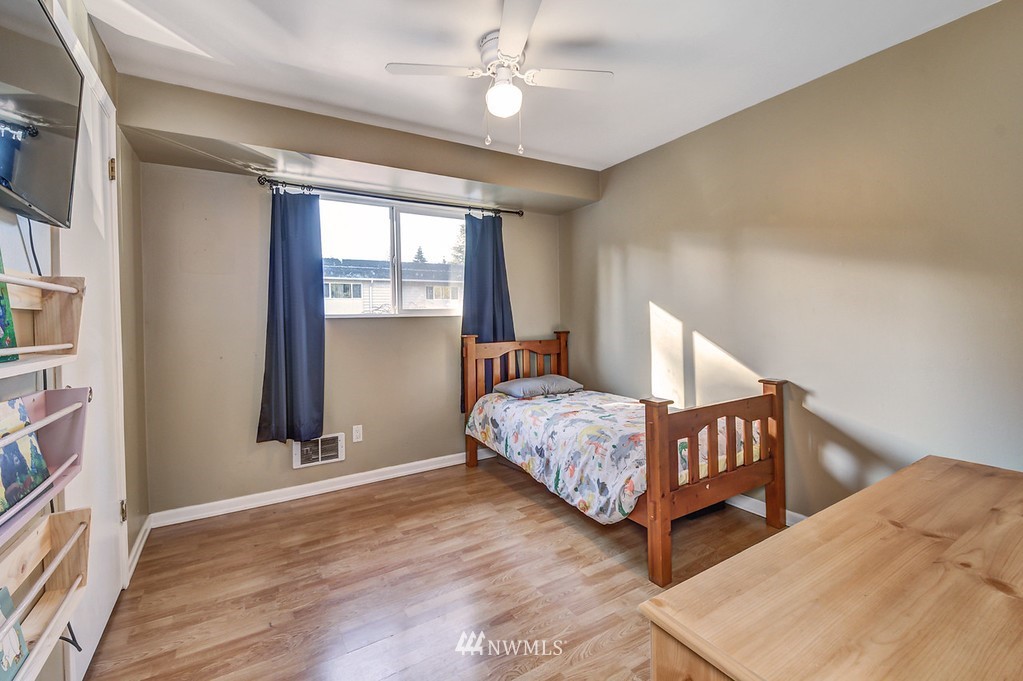 7631 218th Street Southwest, Unit 22 Edmonds, WA 98026 - Photo 12 of 15