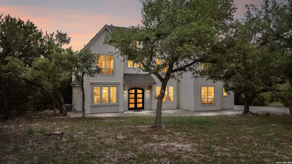 $985,000 | 521 Rittimann Road, Spring Branch, TX 78070
