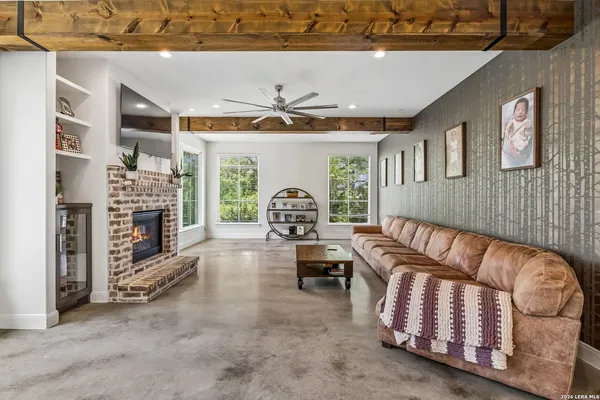 $985,000 | 521 Rittimann Road, Spring Branch, TX 78070