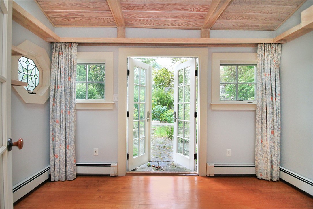 75 Willett Road Saunderstown, RI 02874 - Photo 26 of 47