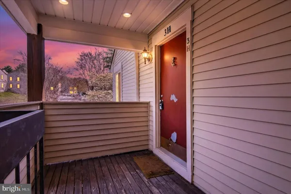 $260,000 | 10340 Luria Commons Court, Unit 3H, Burke, VA 22015
