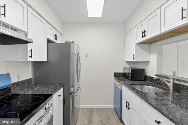 $260,000 | 10340 Luria Commons Court, Unit 3H, Burke, VA 22015