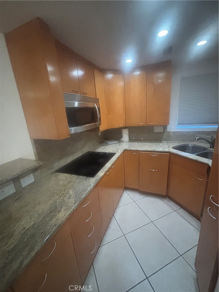 2700 Lawrence Crossley Road, Unit 84 Palm Springs, CA 92264 - Photo 8 of 27
