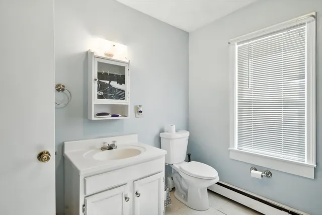 a view of front a house with a yard