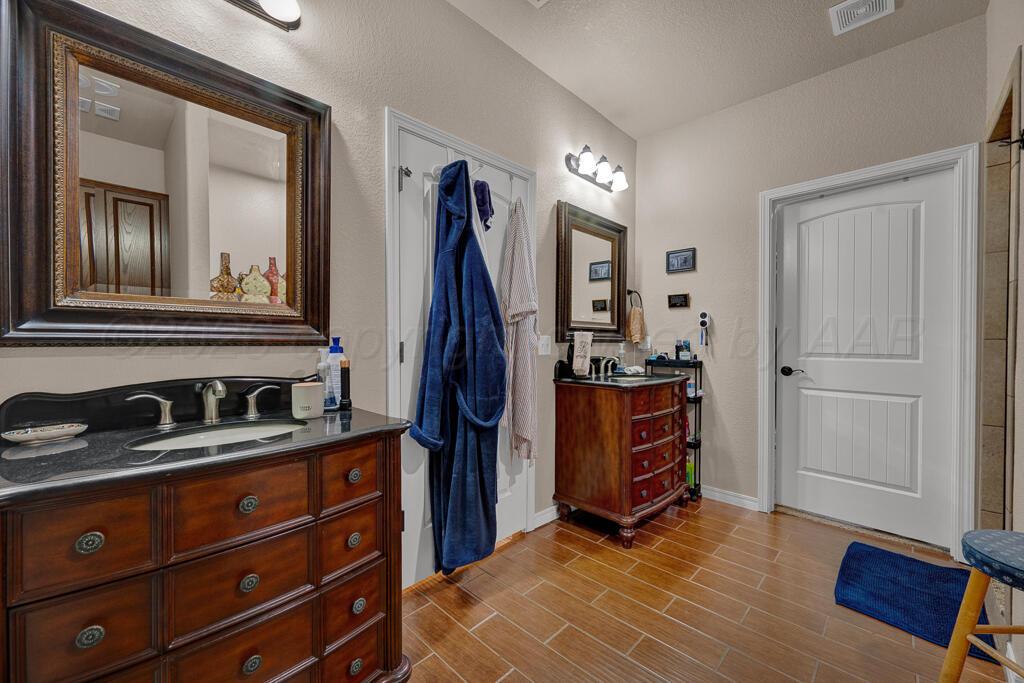 7128 Mosley Street Amarillo, TX 79119 - Photo 15 of 25 Primary Bathroom 1