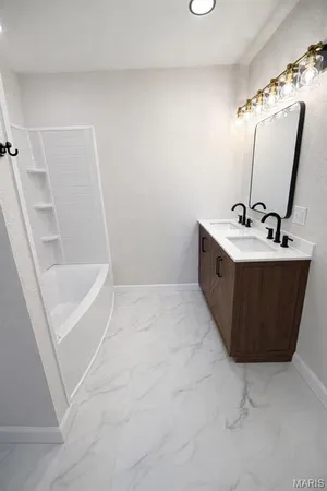 $230,000 | 108 Market Street, Paris, MO 65275