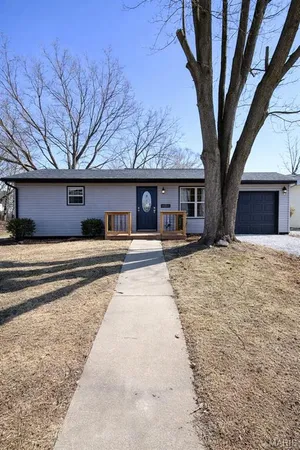 $230,000 | 108 Market Street, Paris, MO 65275