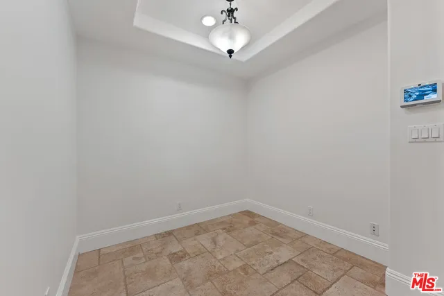 $5,000 | 16123 Sunset Boulevard, Unit 101, Pacific Palisades, CA 90272