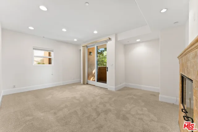 $5,000 | 16123 Sunset Boulevard, Unit 101, Pacific Palisades, CA 90272