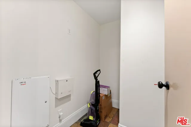 $5,000 | 16123 Sunset Boulevard, Unit 101, Pacific Palisades, CA 90272