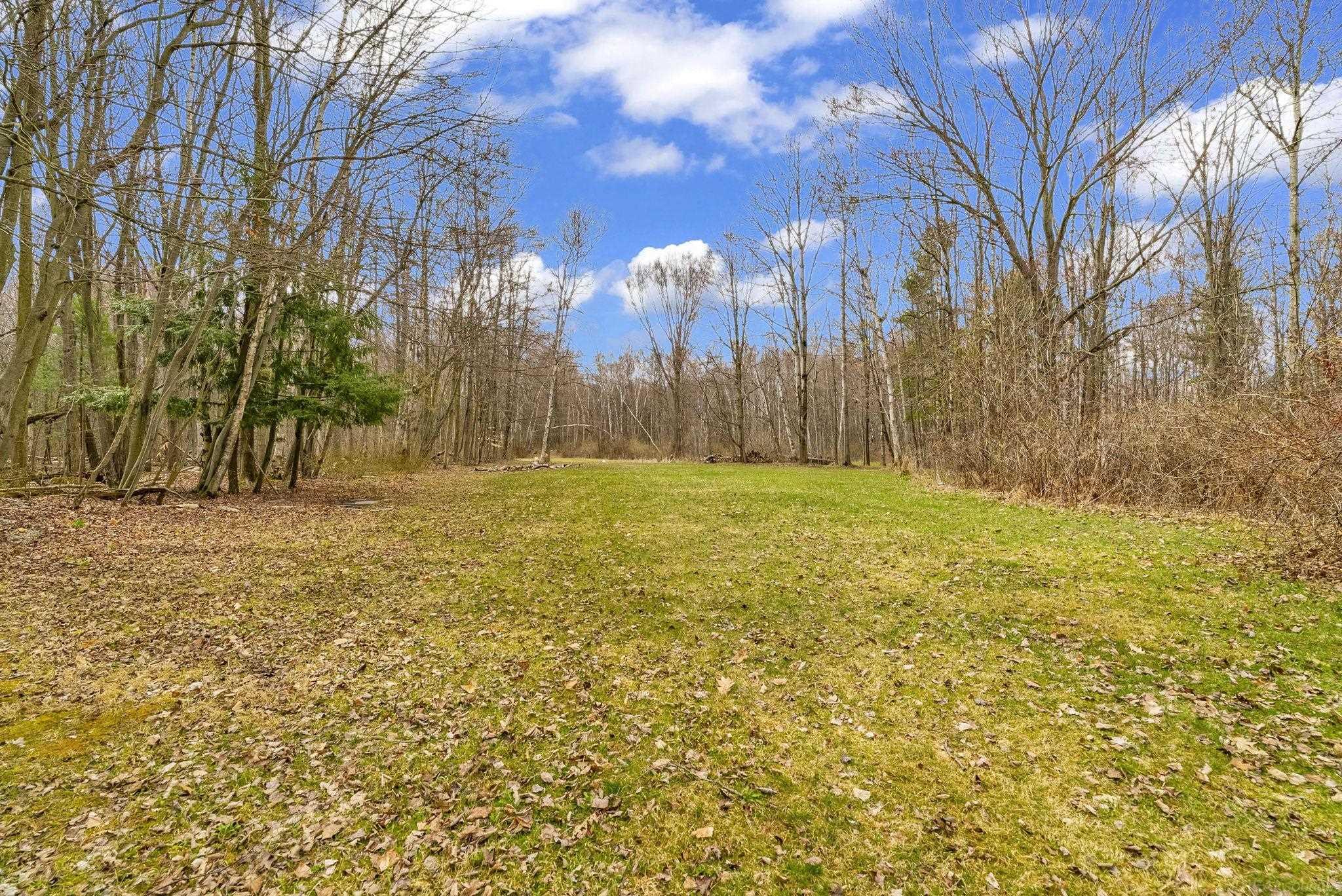 2828 Lakeshore Road Applegate, MI 48401 - Photo 32 of 53 50172196-72921f87-fb7e-4f45-ba9b-e6c3524d6371.JPG