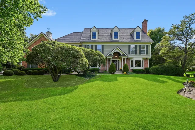 $1,225,000 | 15 South Wynstone Drive, North Barrington, IL 60010