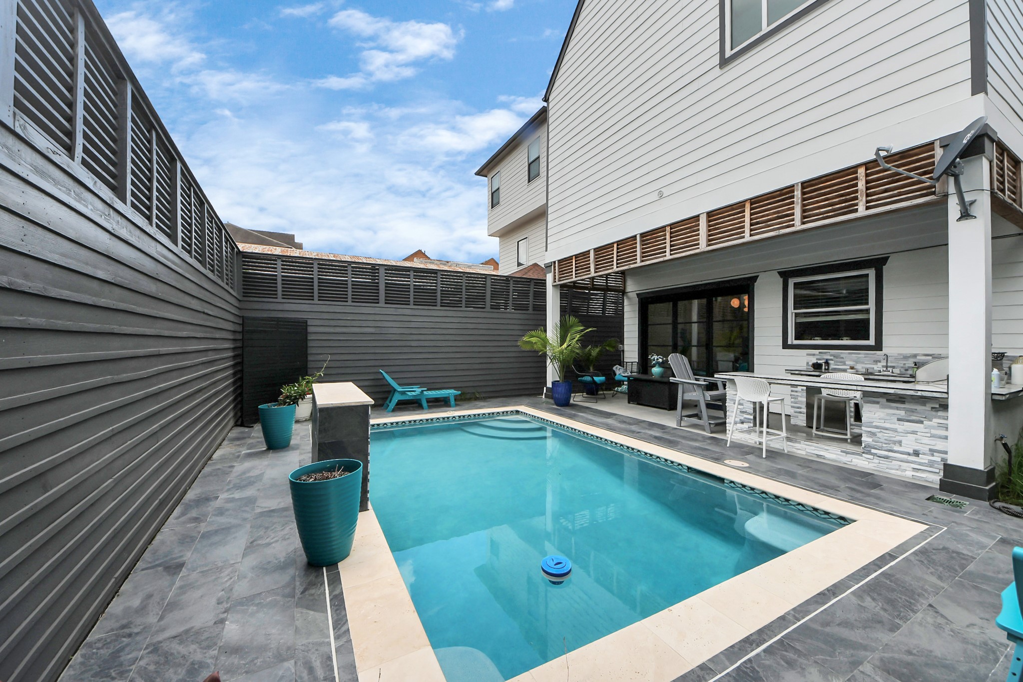 3520 Beauchamp Street Houston, TX 77009 - Photo 48 of 50 a view of a house with a patio