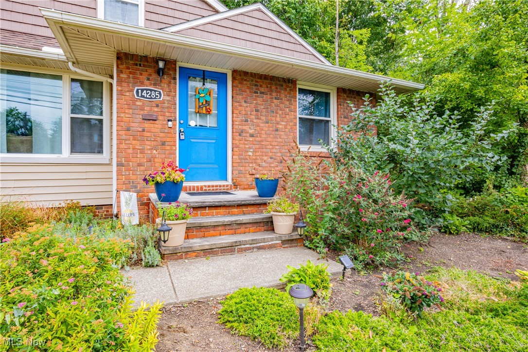 14285 Cedar Road Cleveland, OH 44121 - Photo 2 of 30