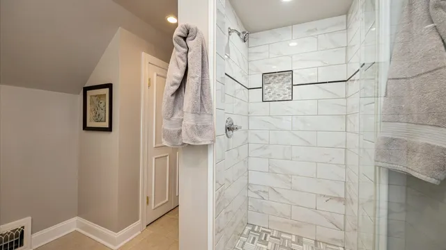 $699,900 | 66 Dover Avenue, La Grange, IL 60525