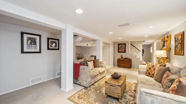 $699,900 | 66 Dover Avenue, La Grange, IL 60525