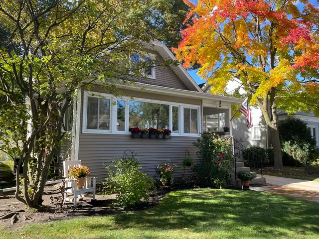 $699,900 | 66 Dover Avenue, La Grange, IL 60525