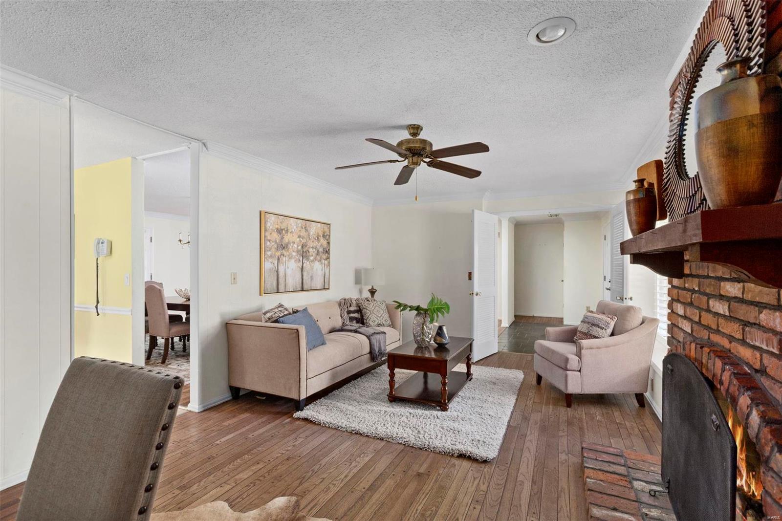 445 Maymont Drive Ballwin, MO 63011 - Photo 13 of 32