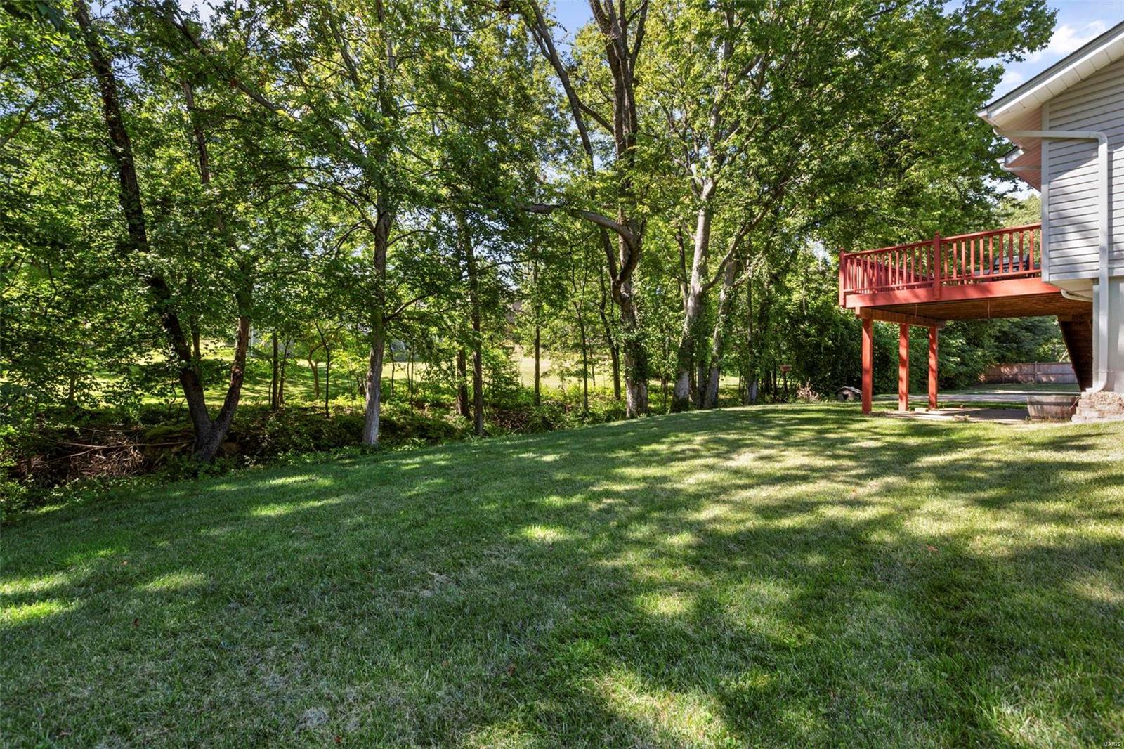 445 Maymont Drive Ballwin, MO 63011 - Photo 5 of 32