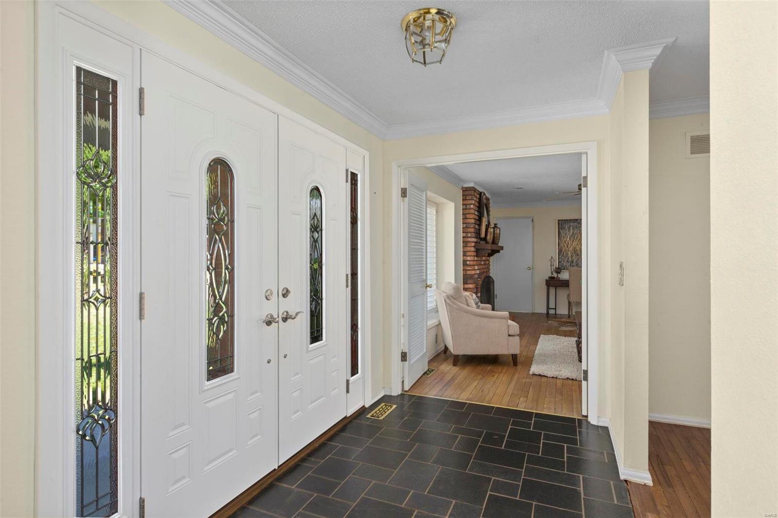 445 Maymont Drive Ballwin, MO 63011 - Photo 10 of 32